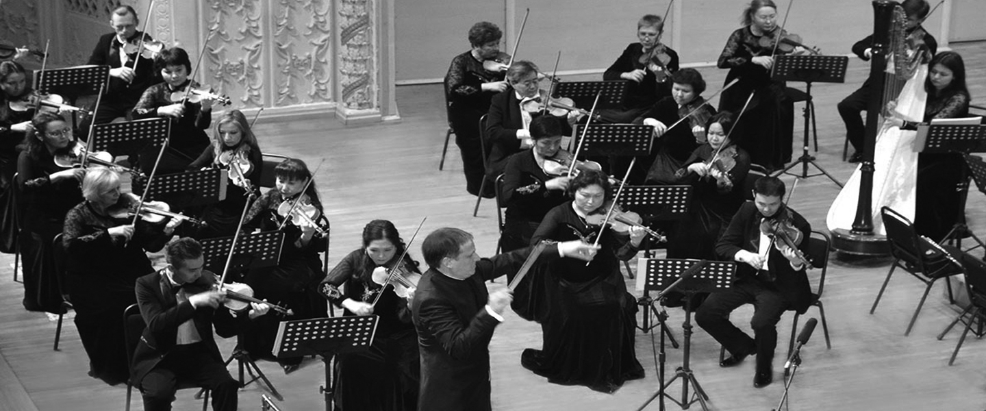 KAZAKH STATE CHAMBER ORCHESTRA – Clarinettista VINCENZO MARIOZZI – Violoncellista ALESSIO PIANELLI
